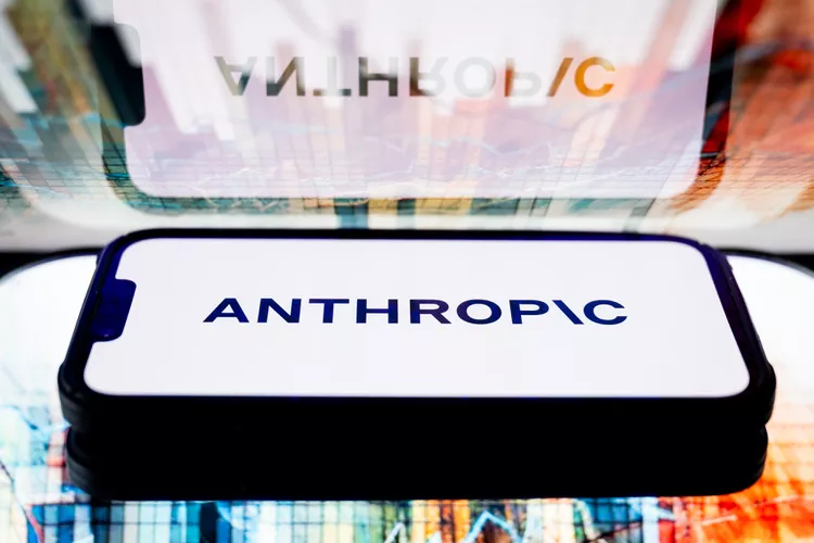 Anthropic 完成 35 亿美元 E 轮融资，估值飙升至 615 亿美元-1